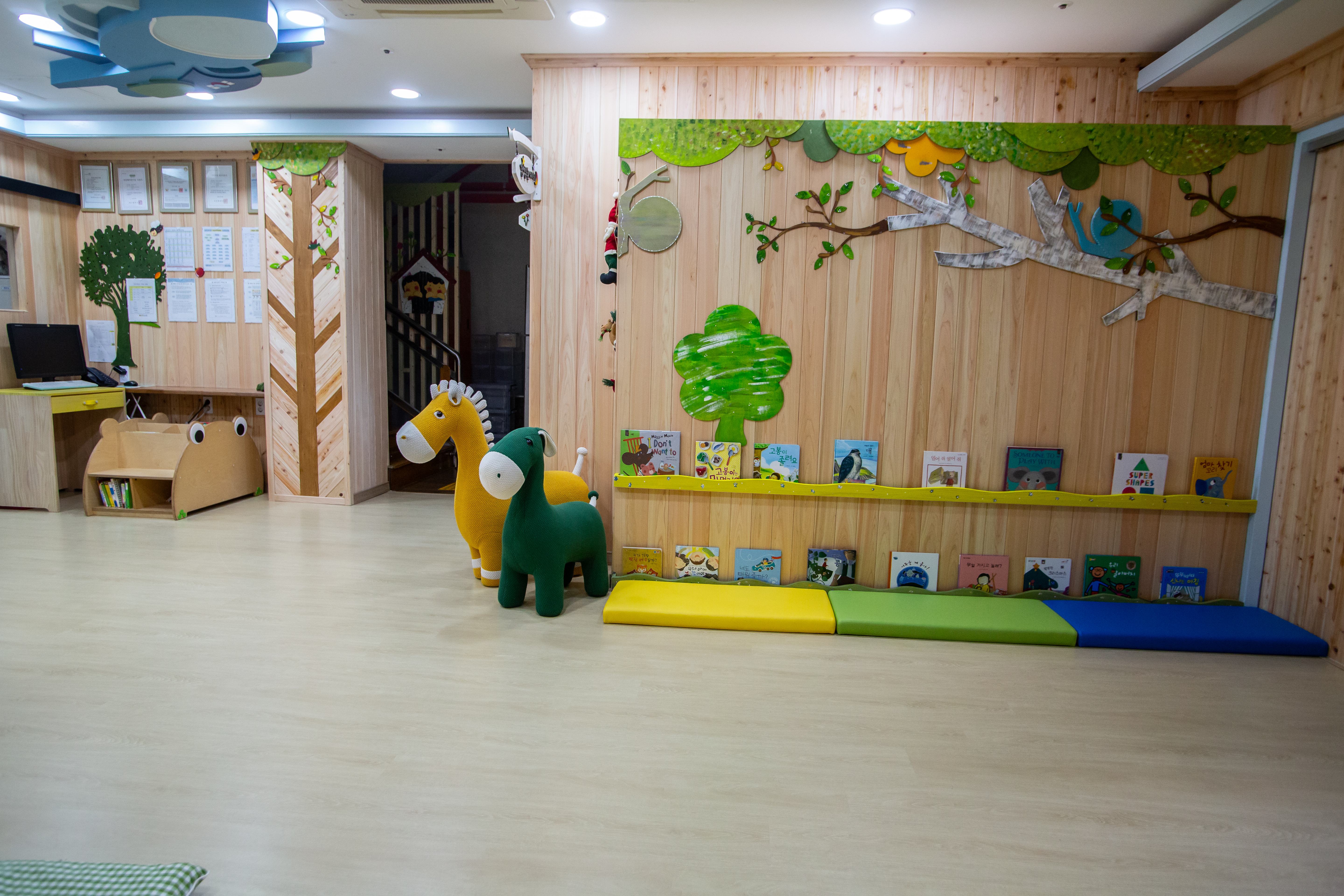 국산목재로 어린이집 실내환경 개선 추진 이미지2