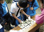 숲해설 프로그램을 체험하는 아이들