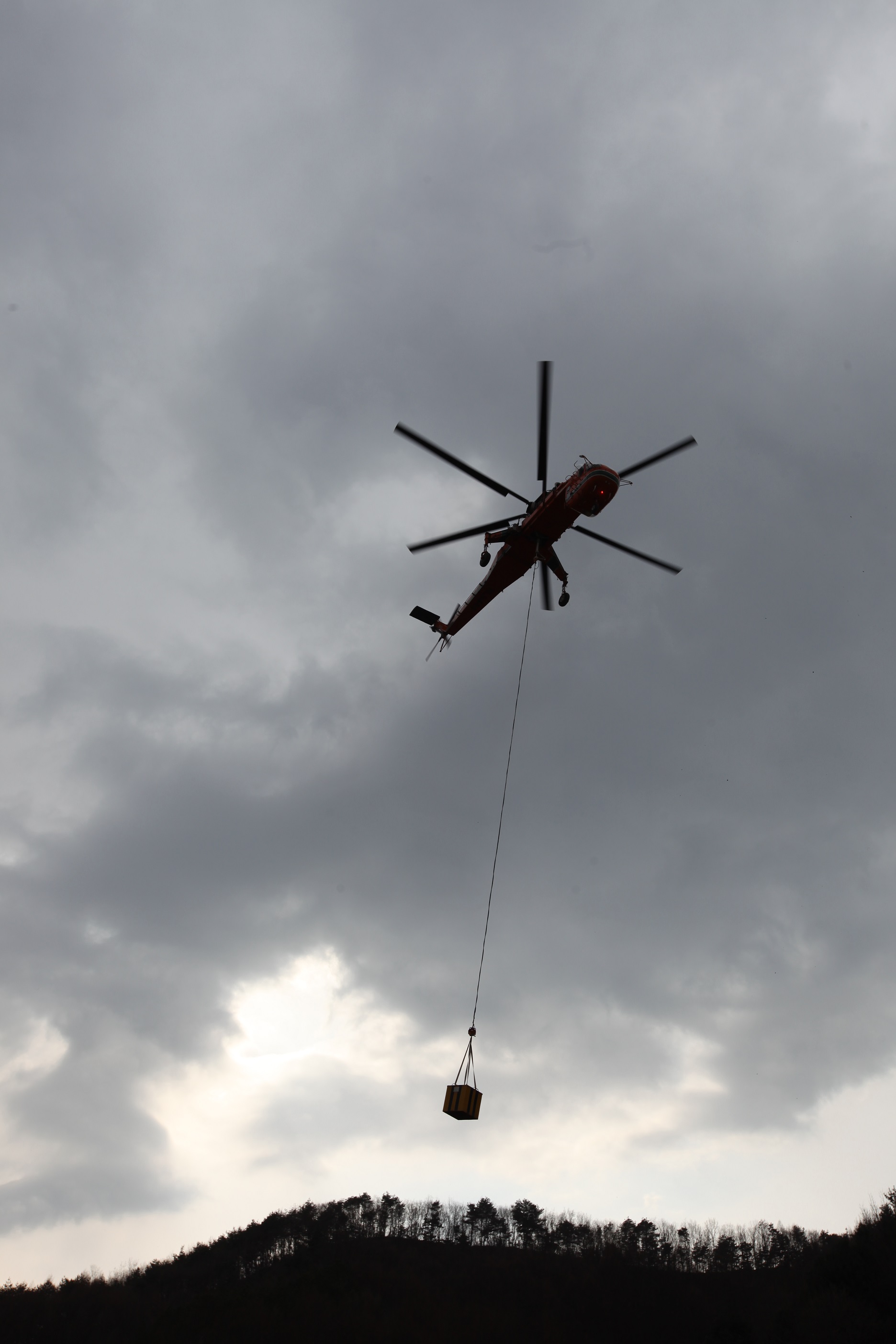 산림사업 자재운반을 위한 초대형헬기 교육비행 