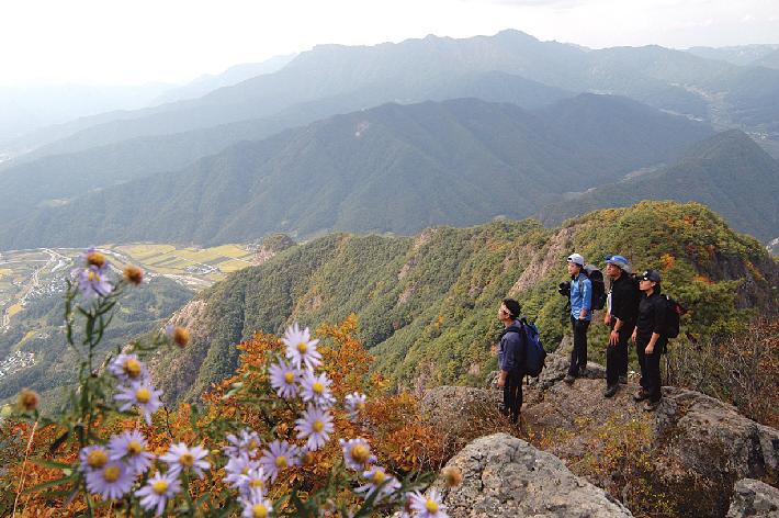 산림청 > 휴양·문화·복지 > 우리 산/숲길 > 우리 산 찾기 > 우리 산 전체 보기 >성주봉 [암릉 오르내리는 재미가 쏠쏠한 산] > 기본정보